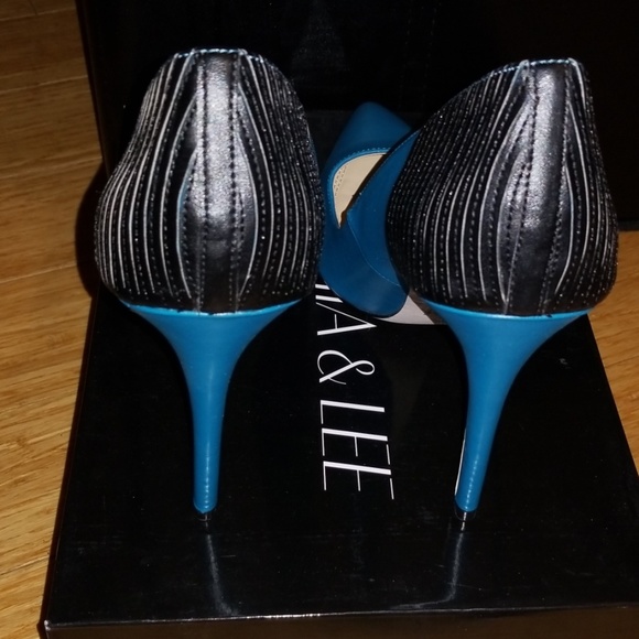 Sophia & Lee Blue and Black Heels - Picture 2 of 5